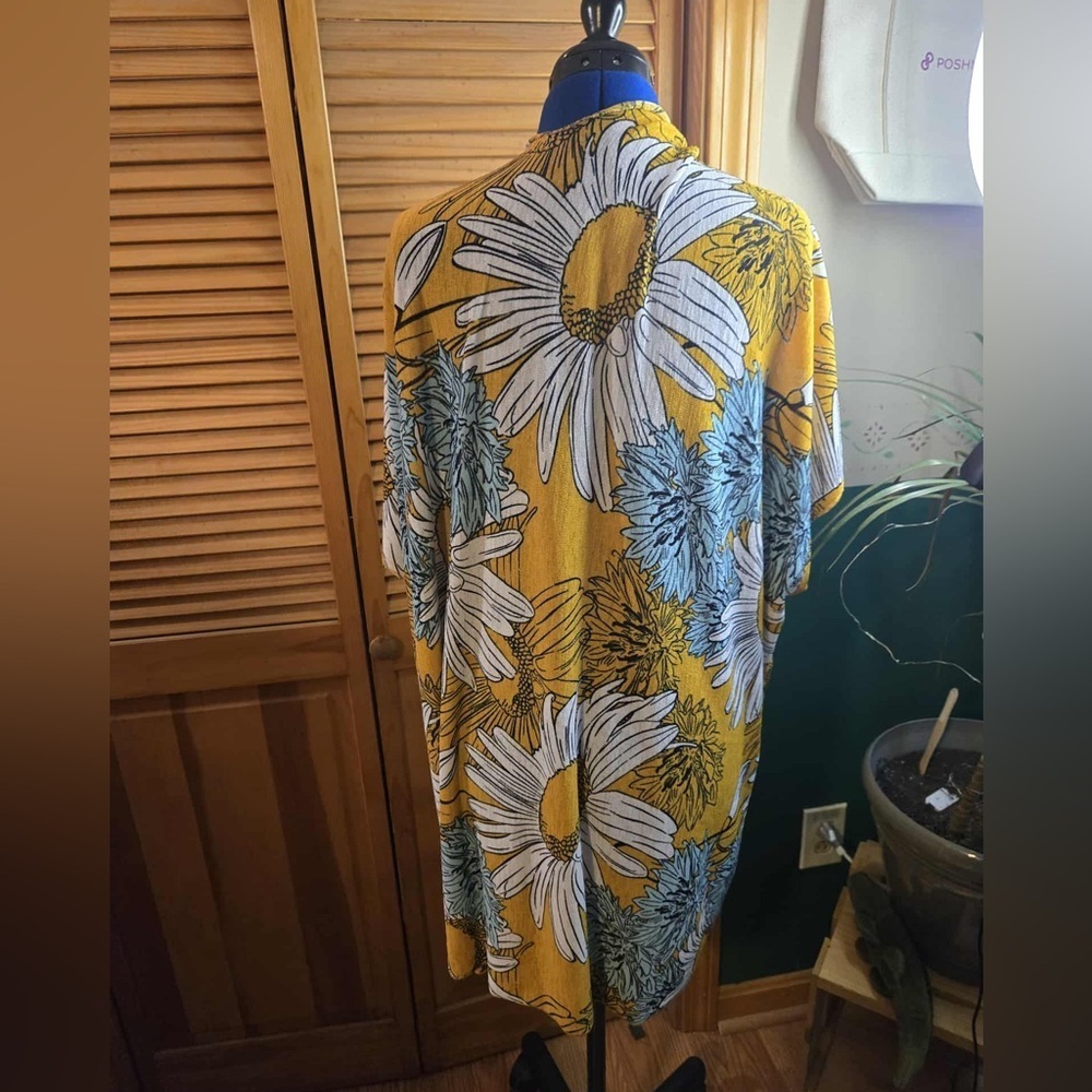 Floral Kimono Cardigan Wrap - Picture 2 of 3